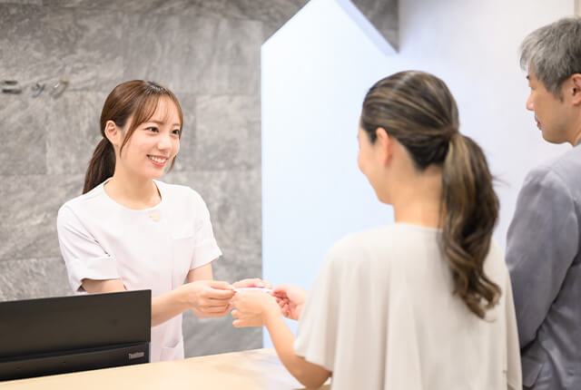 八丁堀いしかわ内科クリニックの受付の様子