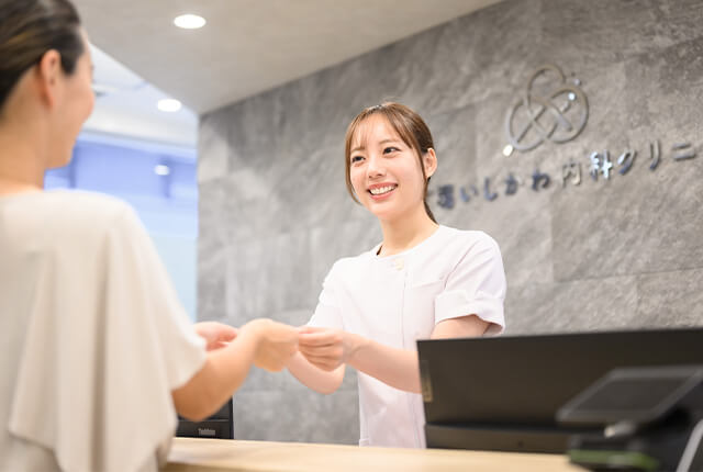 八丁堀いしかわ内科クリニックの受付の様子